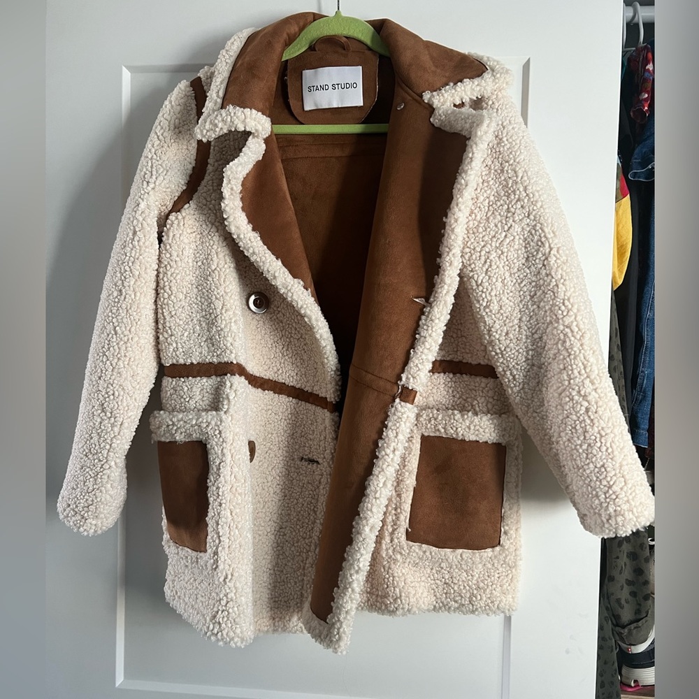 Stand studio reversible teddy coat. Size 32. Small